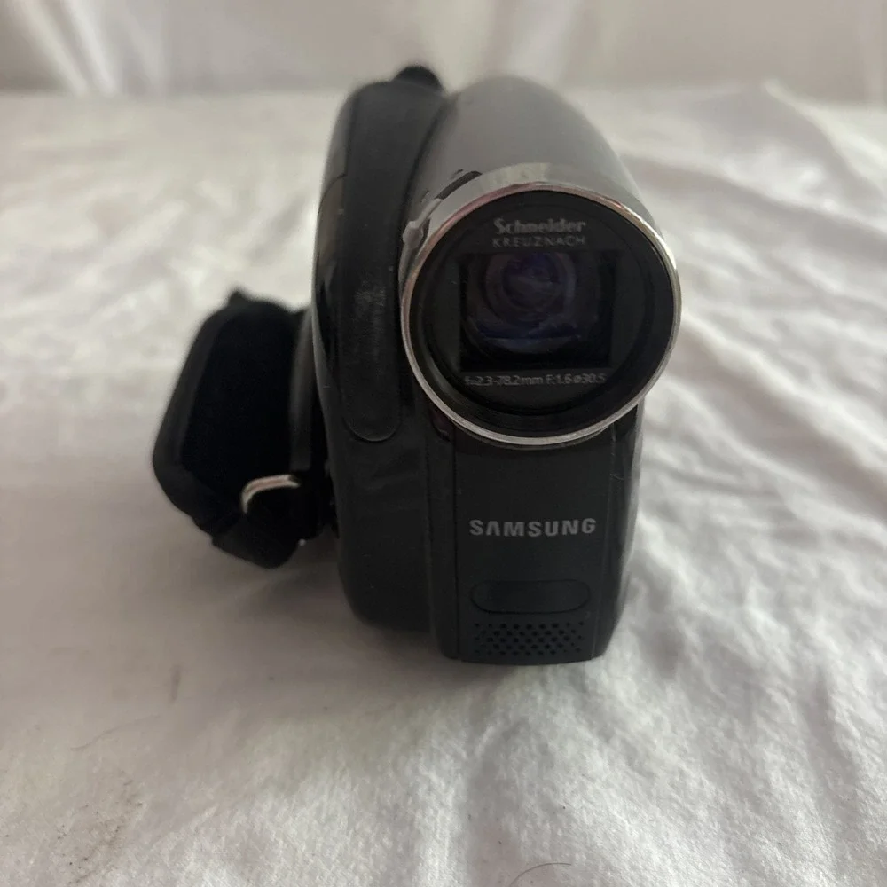 Samsung SC-D382/XAA MiniDV Video Camera Camcorder With Battery, Case, Power Cord